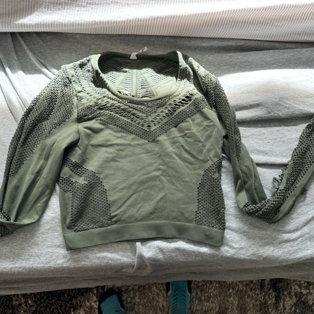 Alo yoga crop top